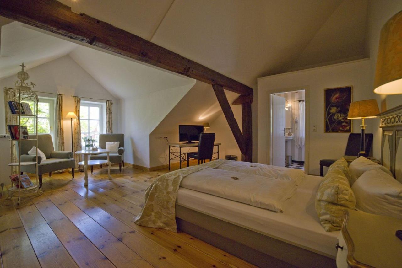 Hotel Hochzeitshaus Aurich Bagian luar foto
