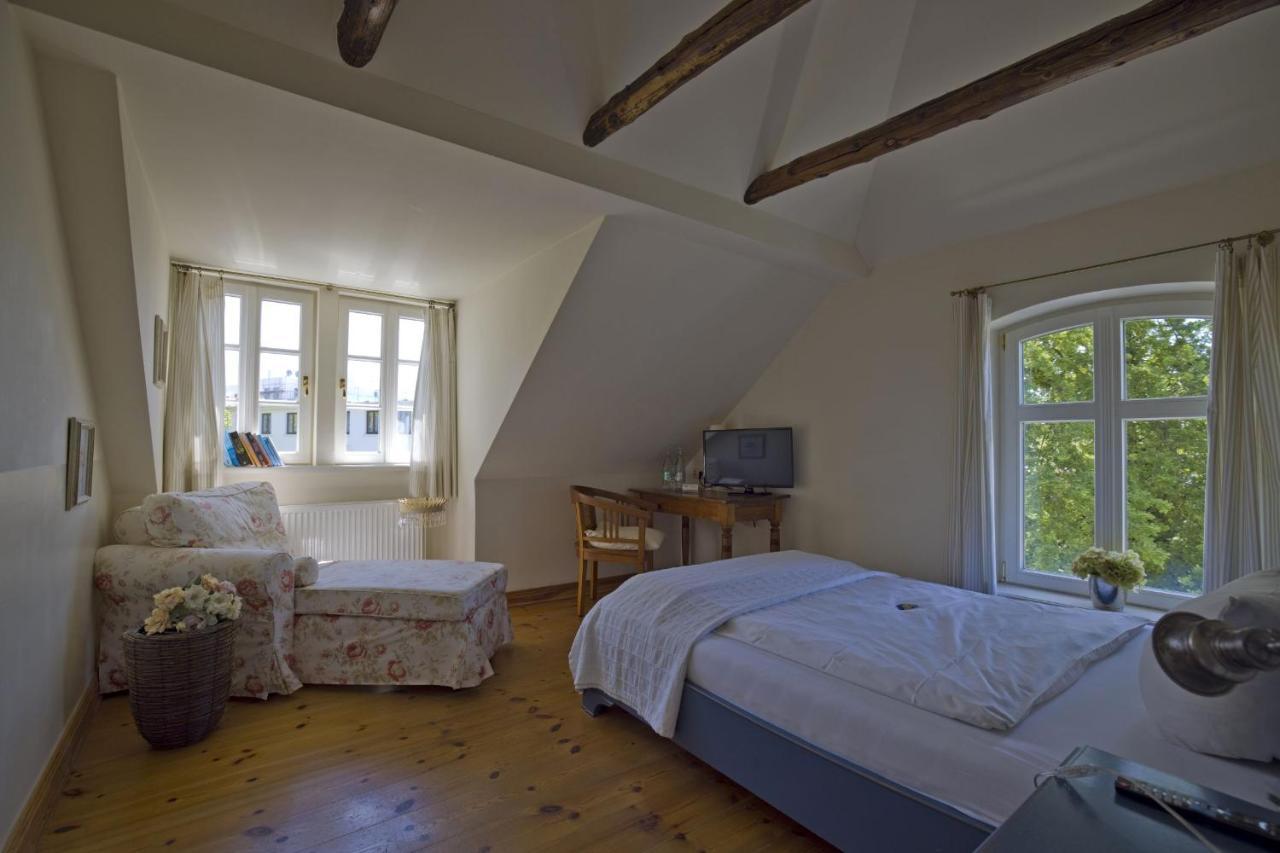 Hotel Hochzeitshaus Aurich Bagian luar foto