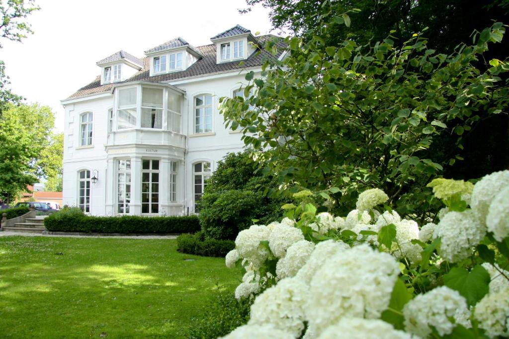 Hotel Hochzeitshaus Aurich Bagian luar foto