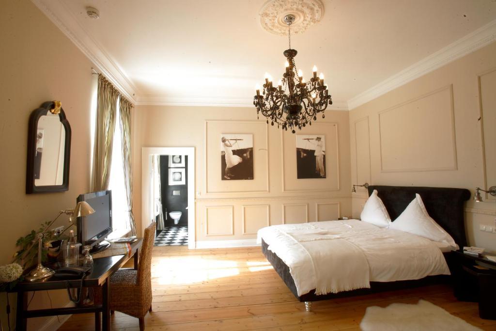 Hotel Hochzeitshaus Aurich Bagian luar foto