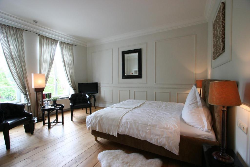 Hotel Hochzeitshaus Aurich Bagian luar foto